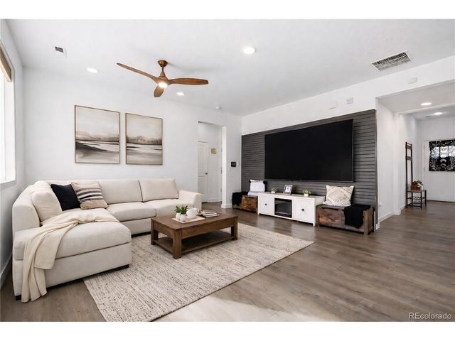 8518 Cheraw St, Littleton, CO 80125