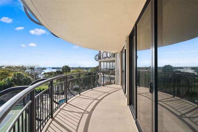 2843 S Bayshore Dr 5F, Miami, FL 33133