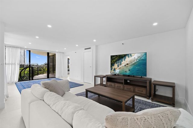 2843 S Bayshore Dr 5F, Miami, FL 33133