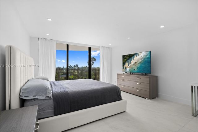 2843 S Bayshore Dr 5F, Miami, FL 33133