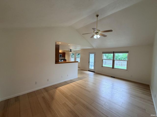 4122 Hedgewood Court, Newburgh, IN 47630