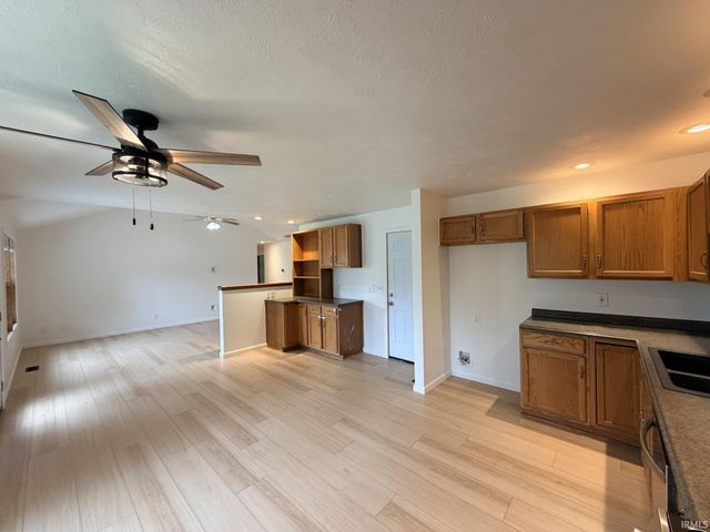 4122 Hedgewood Court, Newburgh, IN 47630