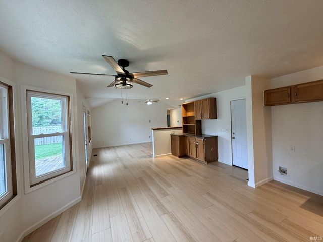 4122 Hedgewood Court, Newburgh, IN 47630