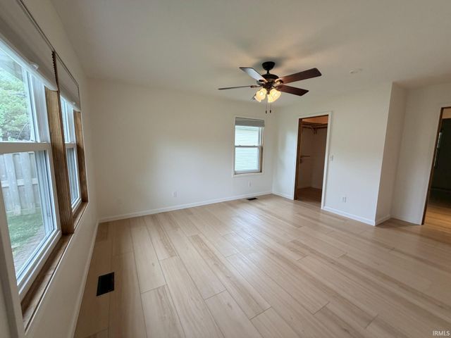 4122 Hedgewood Court, Newburgh, IN 47630