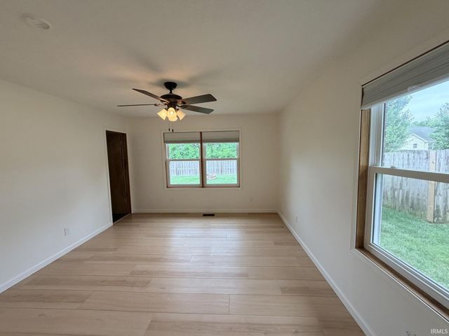4122 Hedgewood Court, Newburgh, IN 47630