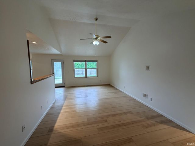 4122 Hedgewood Court, Newburgh, IN 47630