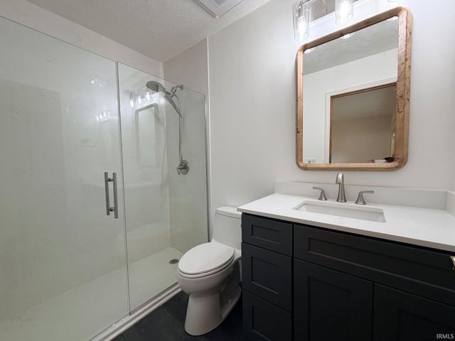 4122 Hedgewood Court, Newburgh, IN 47630