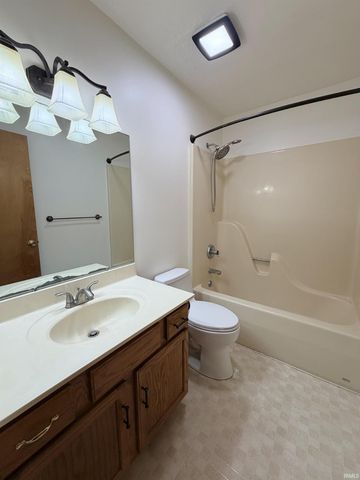 4122 Hedgewood Court, Newburgh, IN 47630
