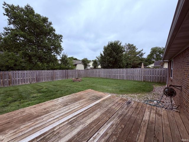 4122 Hedgewood Court, Newburgh, IN 47630