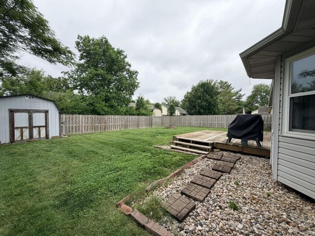 4122 Hedgewood Court, Newburgh, IN 47630