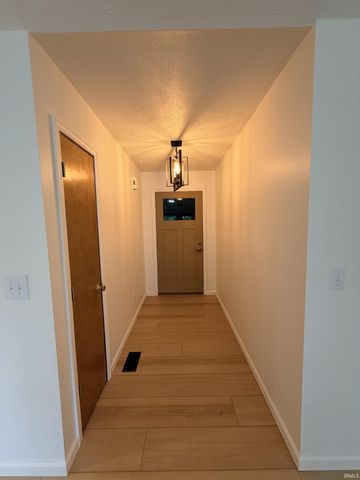 4122 Hedgewood Court, Newburgh, IN 47630