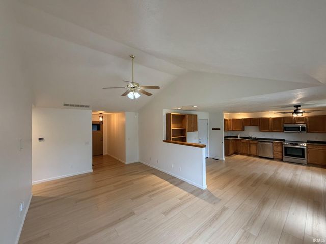 4122 Hedgewood Court, Newburgh, IN 47630