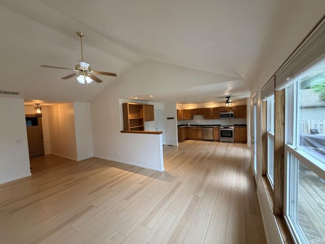 4122 Hedgewood Court, Newburgh, IN 47630