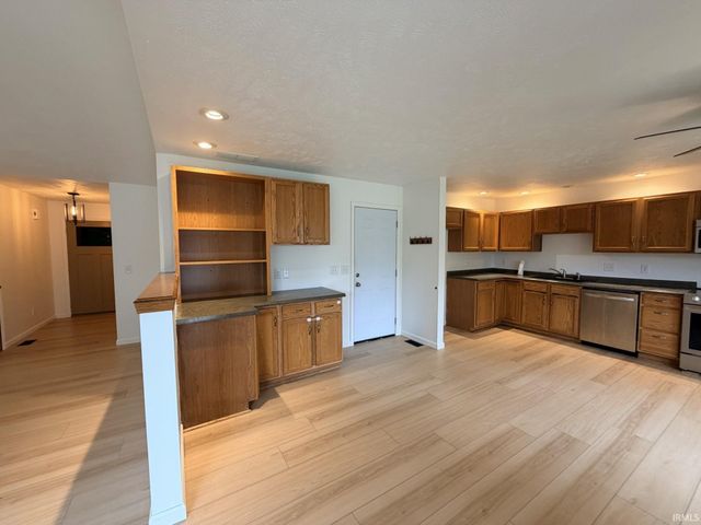 4122 Hedgewood Court, Newburgh, IN 47630