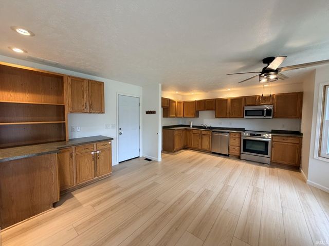 4122 Hedgewood Court, Newburgh, IN 47630
