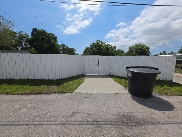 725 43RD AVENUE N, St Petersburg, FL 33703