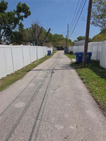 725 43RD AVENUE N, St Petersburg, FL 33703