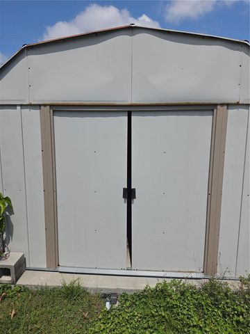 725 43RD AVENUE N, St Petersburg, FL 33703