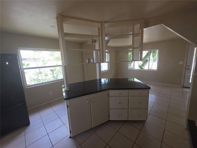 725 43RD AVENUE N, St Petersburg, FL 33703