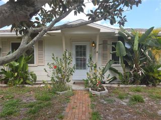 725 43RD AVENUE N, St Petersburg, FL 33703