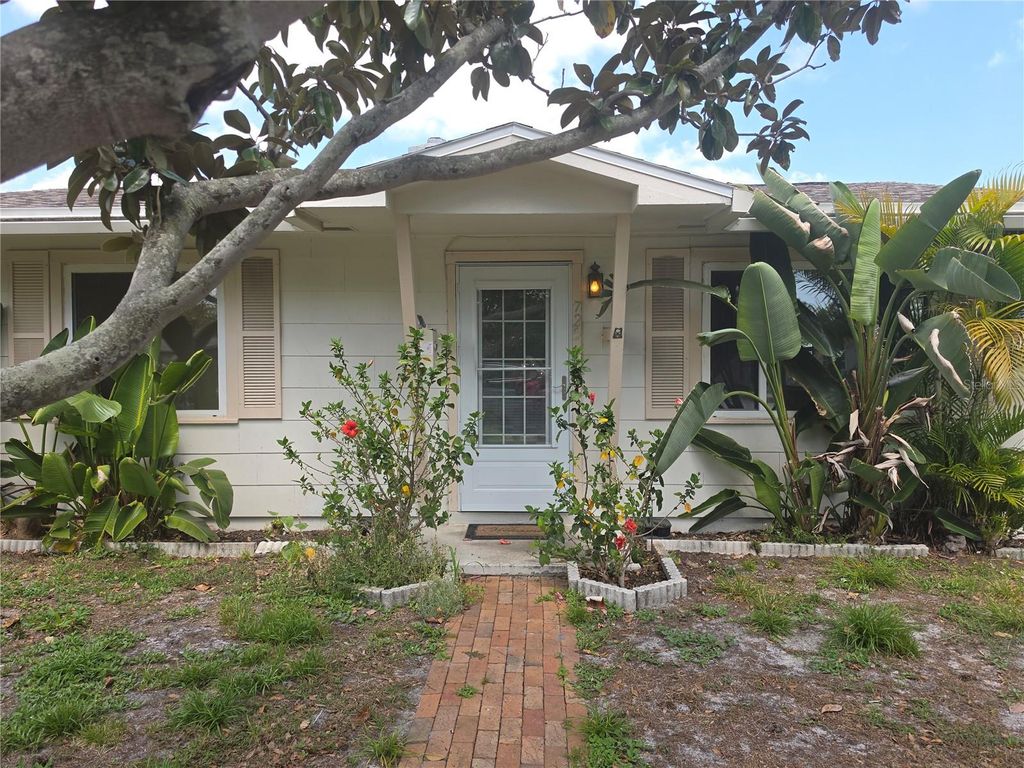 725 43RD AVENUE N, St Petersburg, FL 33703