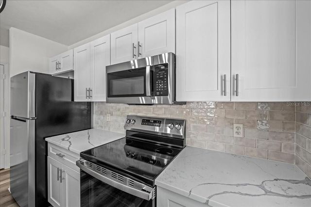415 NW 10TH STREET, Gainesville, FL 32601