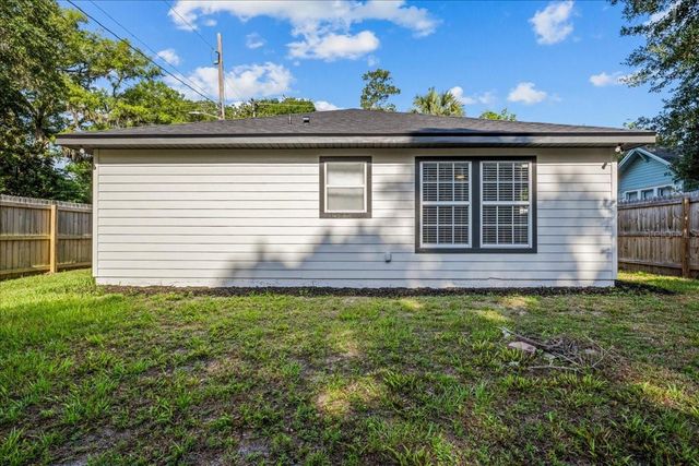 415 NW 10TH STREET, Gainesville, FL 32601