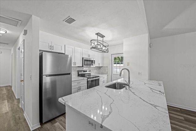 415 NW 10TH STREET, Gainesville, FL 32601