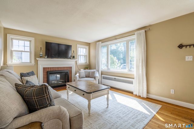 21 Overland Street, Manchester, CT 06040