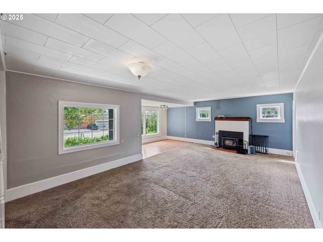 1296 W CENTRAL Blvd, Coquille, OR 97423
