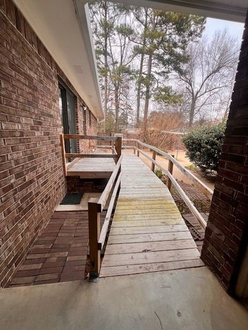 7 Pinewood Drive, Russellville, AR 72801