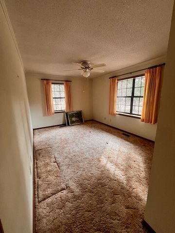 7 Pinewood Drive, Russellville, AR 72801