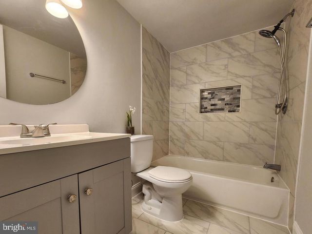 525 N ARMISTEAD ST #T2, Alexandria, VA 22312