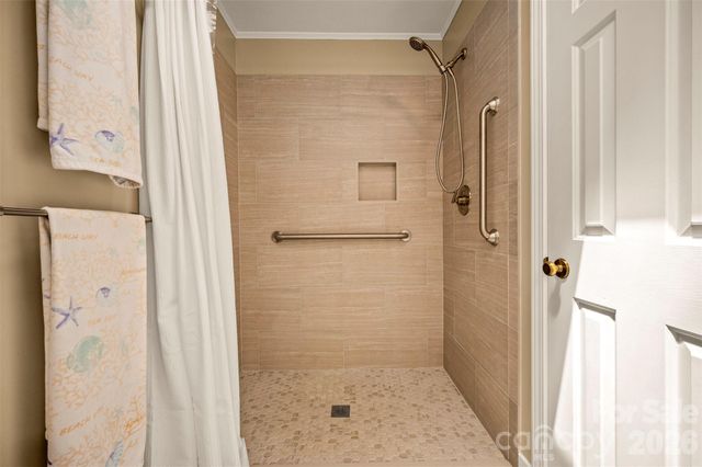 66 Oakwood Lane, Columbus, NC 28722