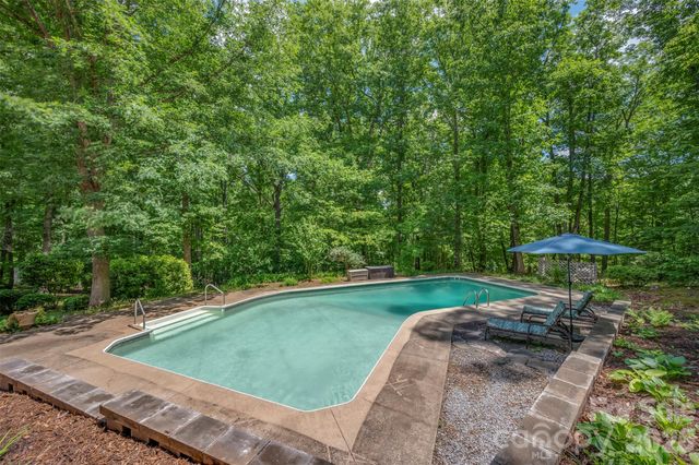 66 Oakwood Lane, Columbus, NC 28722