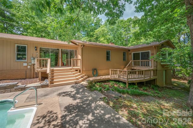 66 Oakwood Lane, Columbus, NC 28722