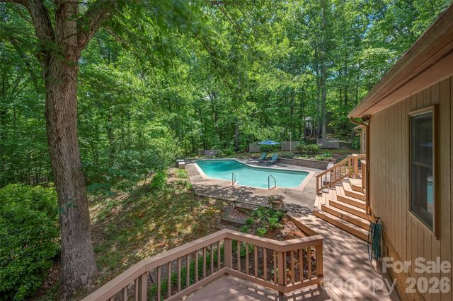 66 Oakwood Lane, Columbus, NC 28722
