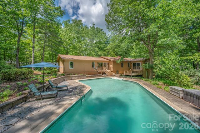 66 Oakwood Lane, Columbus, NC 28722