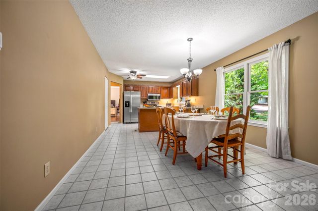 66 Oakwood Lane, Columbus, NC 28722