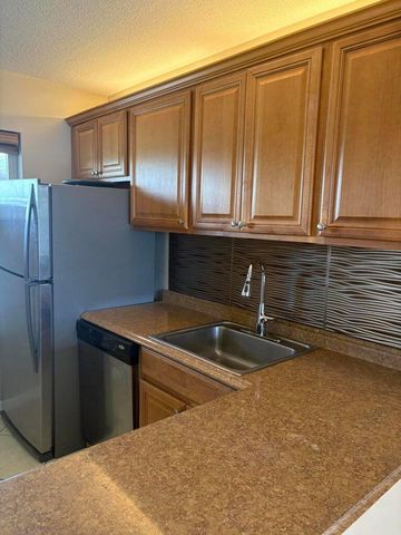 2770 S Garden Drive 304, Lake Worth, FL 33461