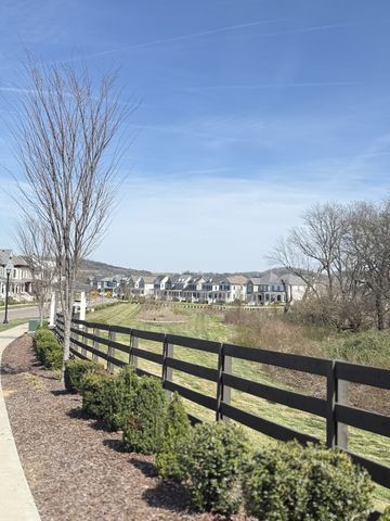 2025 Hollydale Aly, Franklin, TN 37064