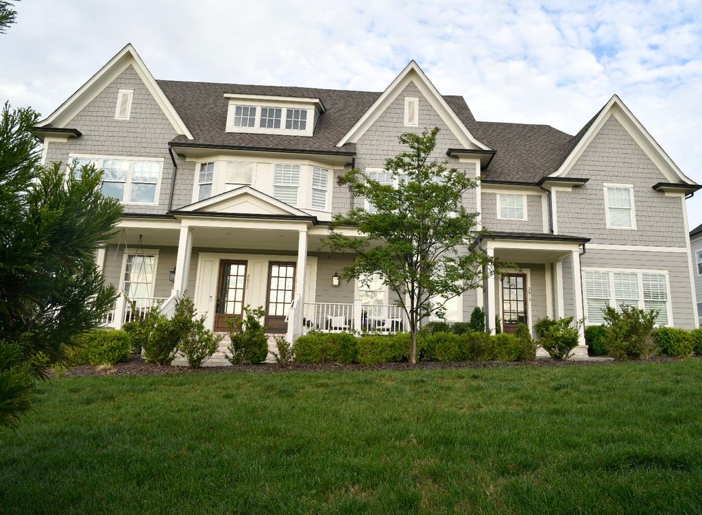 2025 Hollydale Aly, Franklin, TN 37064