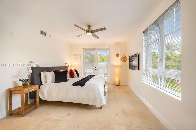 3540 Main Hwy 305, Coconut Grove, FL 33133