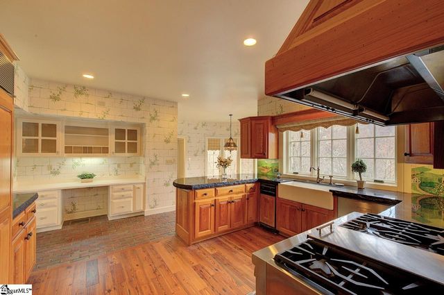 21 Eagle Rock Road, Landrum, SC 29356