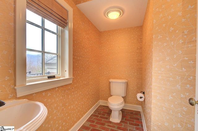 21 Eagle Rock Road, Landrum, SC 29356