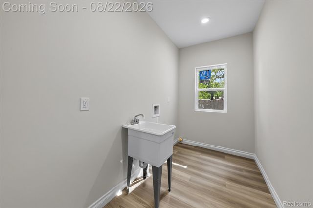 33724 Barrington Street, Westland, MI 48186