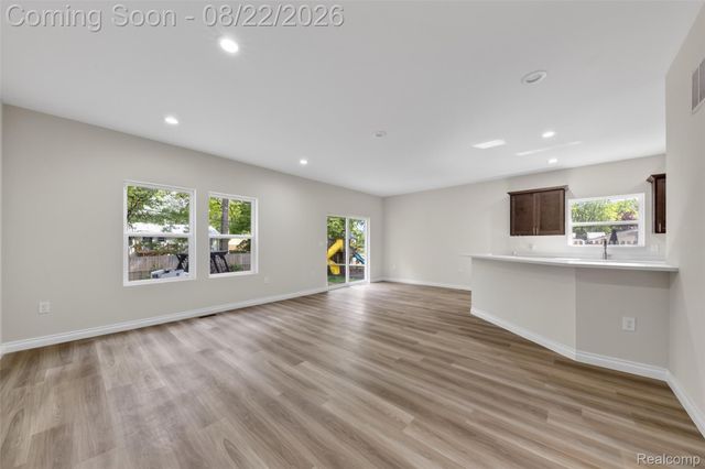 33724 Barrington Street, Westland, MI 48186