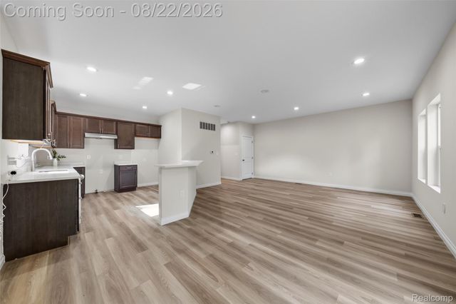 33724 Barrington Street, Westland, MI 48186