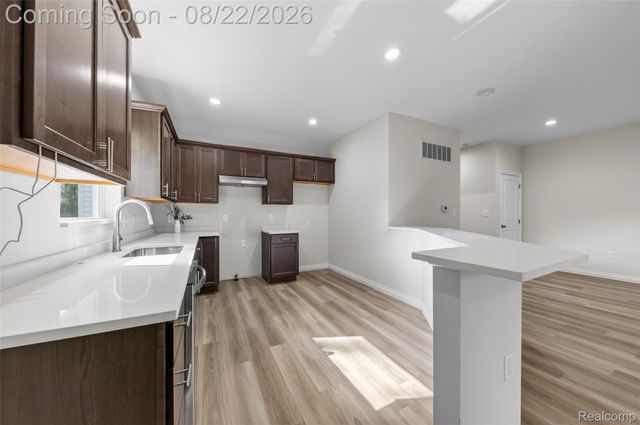 33724 Barrington Street, Westland, MI 48186