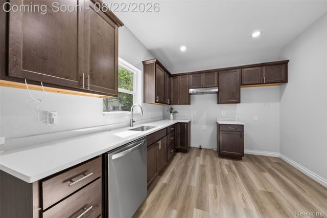 33724 Barrington Street, Westland, MI 48186